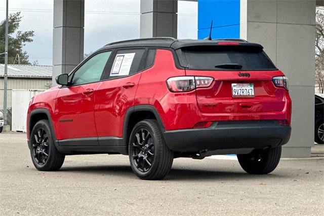 Used 2024 Jeep Compass Latitude w/ Convenience Group image 7