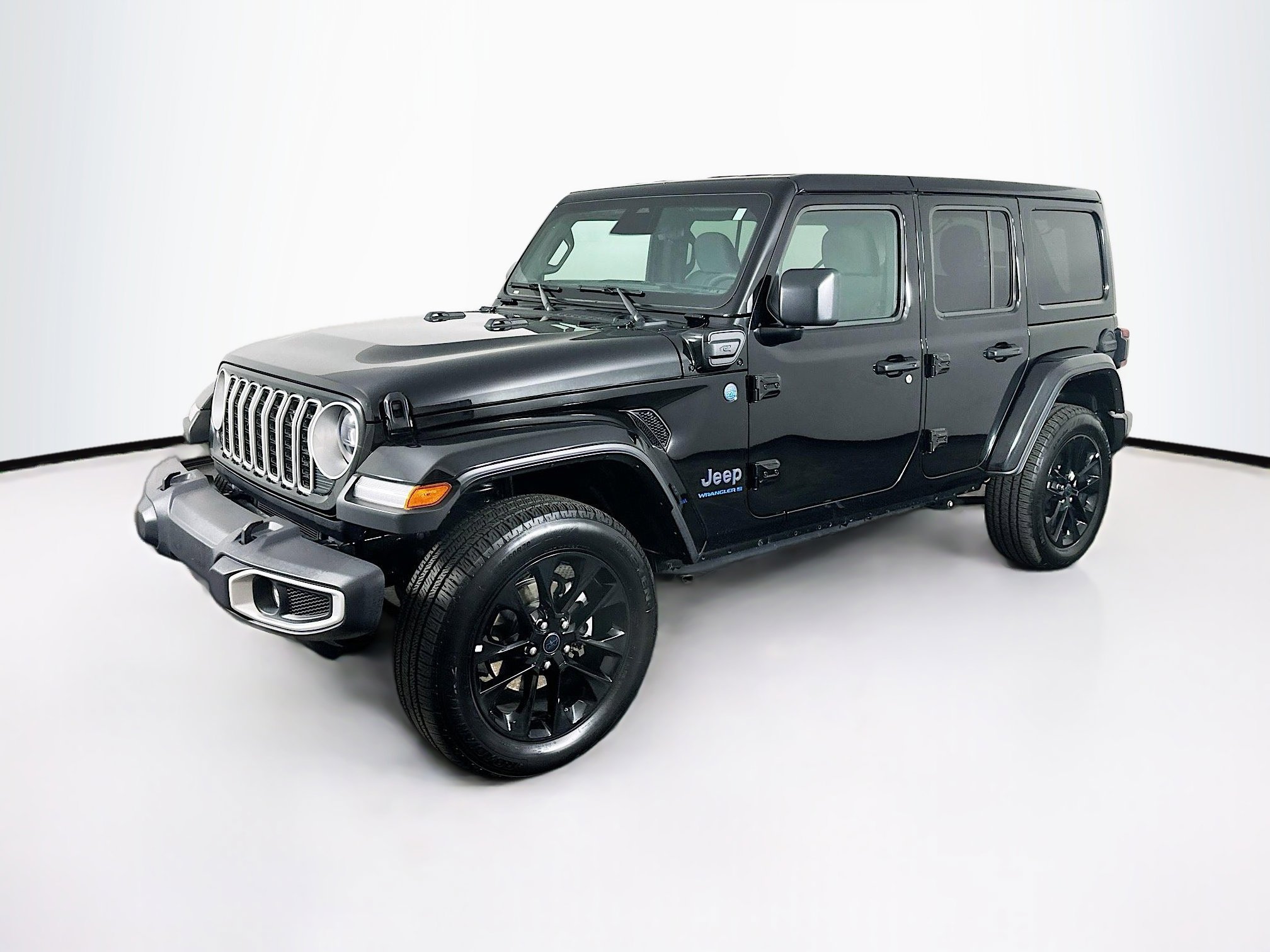 Used 2025 Jeep Wrangler Sahara w/ Safety Group AWD/4WD image 3