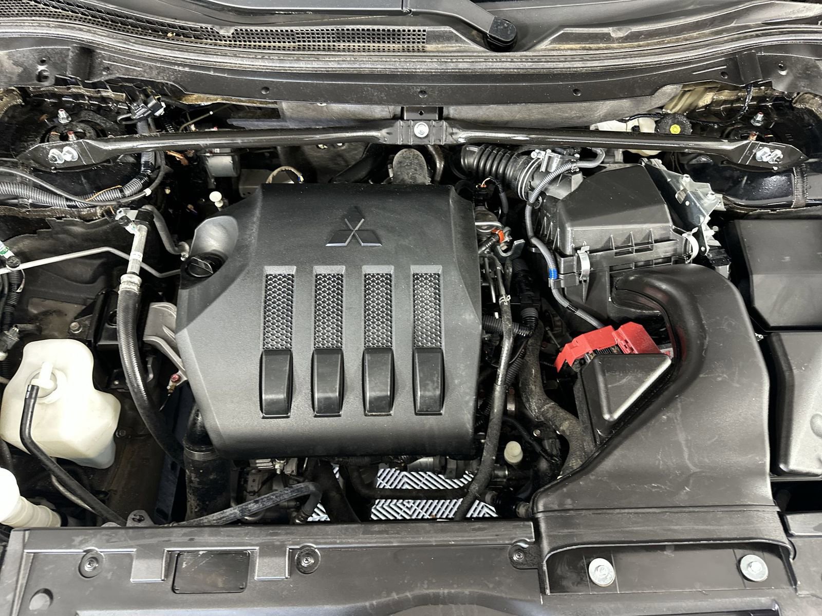 Used 2024 Mitsubishi Eclipse Cross LE AWD/4WD image 28