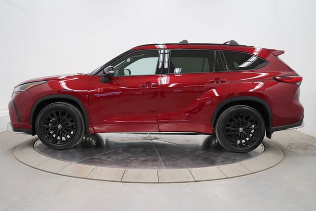 Used 2023 Toyota Highlander XSE image 4
