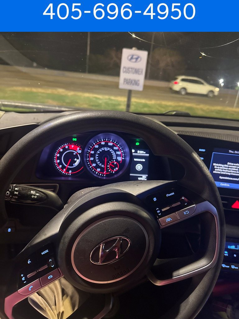Used 2022 Hyundai Elantra SEL FWD image 2