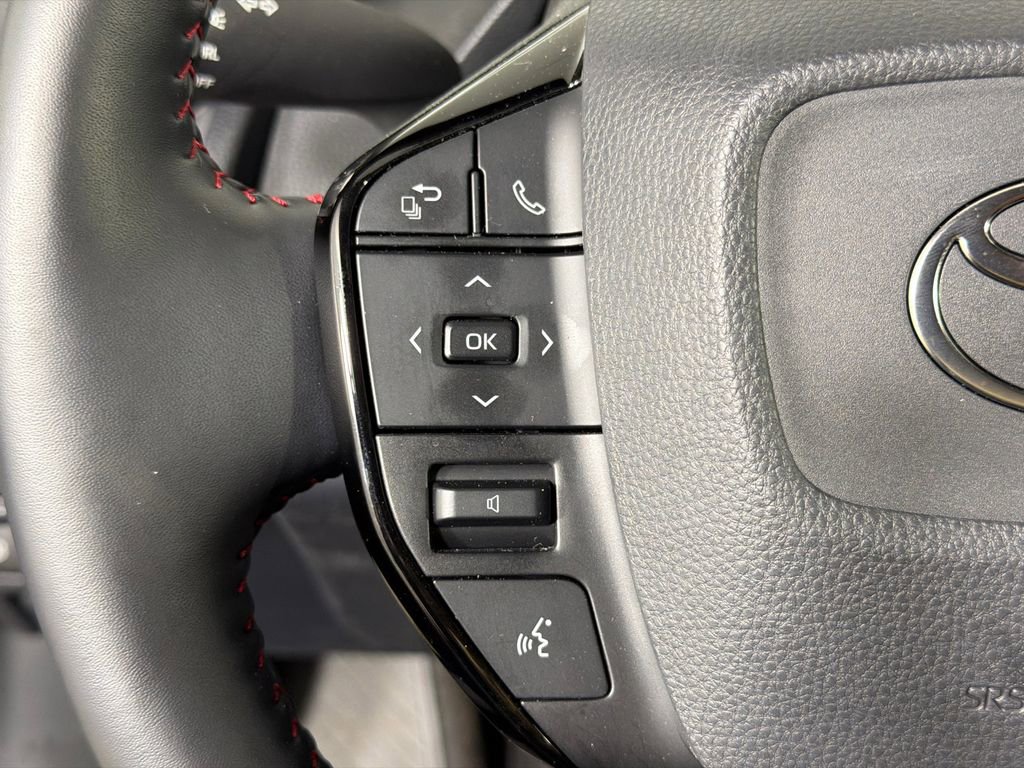 Used 2025 Toyota Prius Plug-In Hybrid image 24