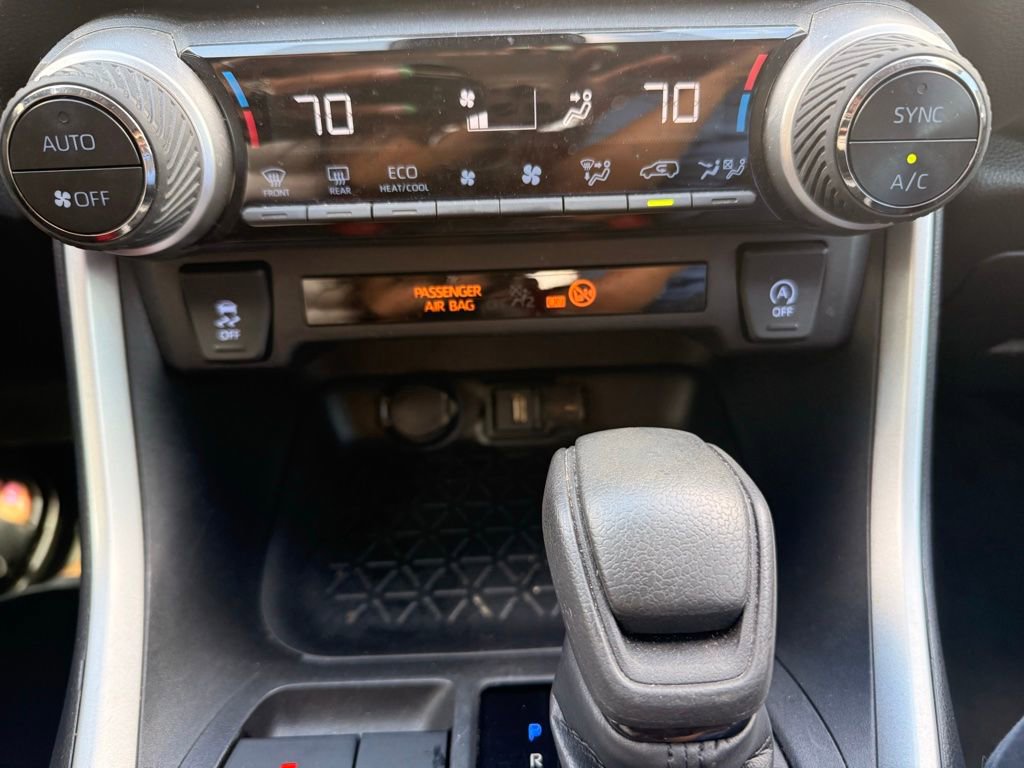 Used 2021 Toyota RAV4 XLE image 15