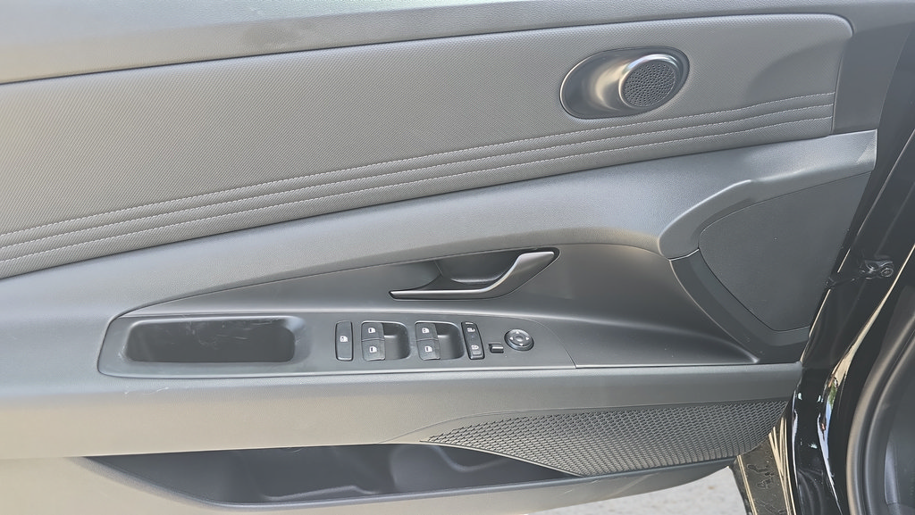 New 2026 Hyundai Elantra Sport FWD image 16