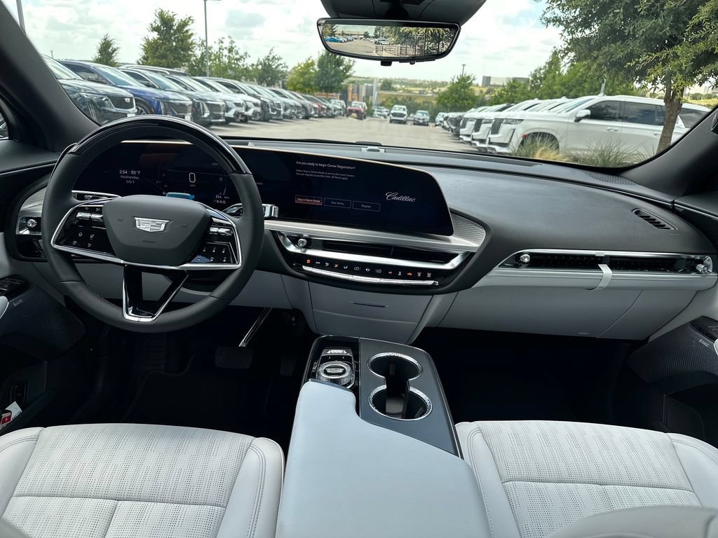 New 2026 Cadillac Lyriq Premium Luxury w/ LPO, Floor Liner Package AWD/4WD image 29