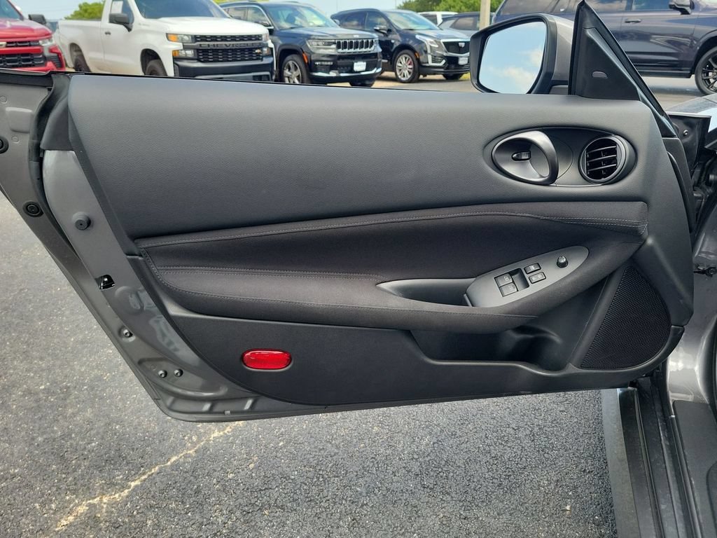 Used 2025 Nissan Z Sport w/ Floor Mat Package RWD image 20