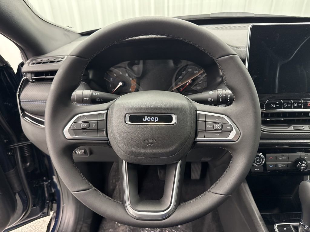 New 2026 Jeep Compass Latitude image 18