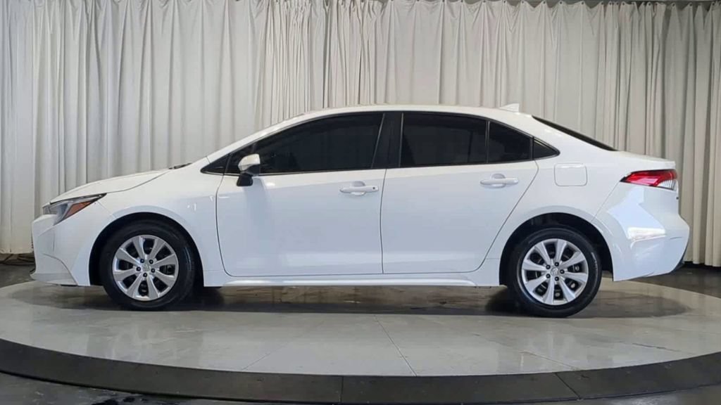 Used 2023 Toyota Corolla LE FWD image 6