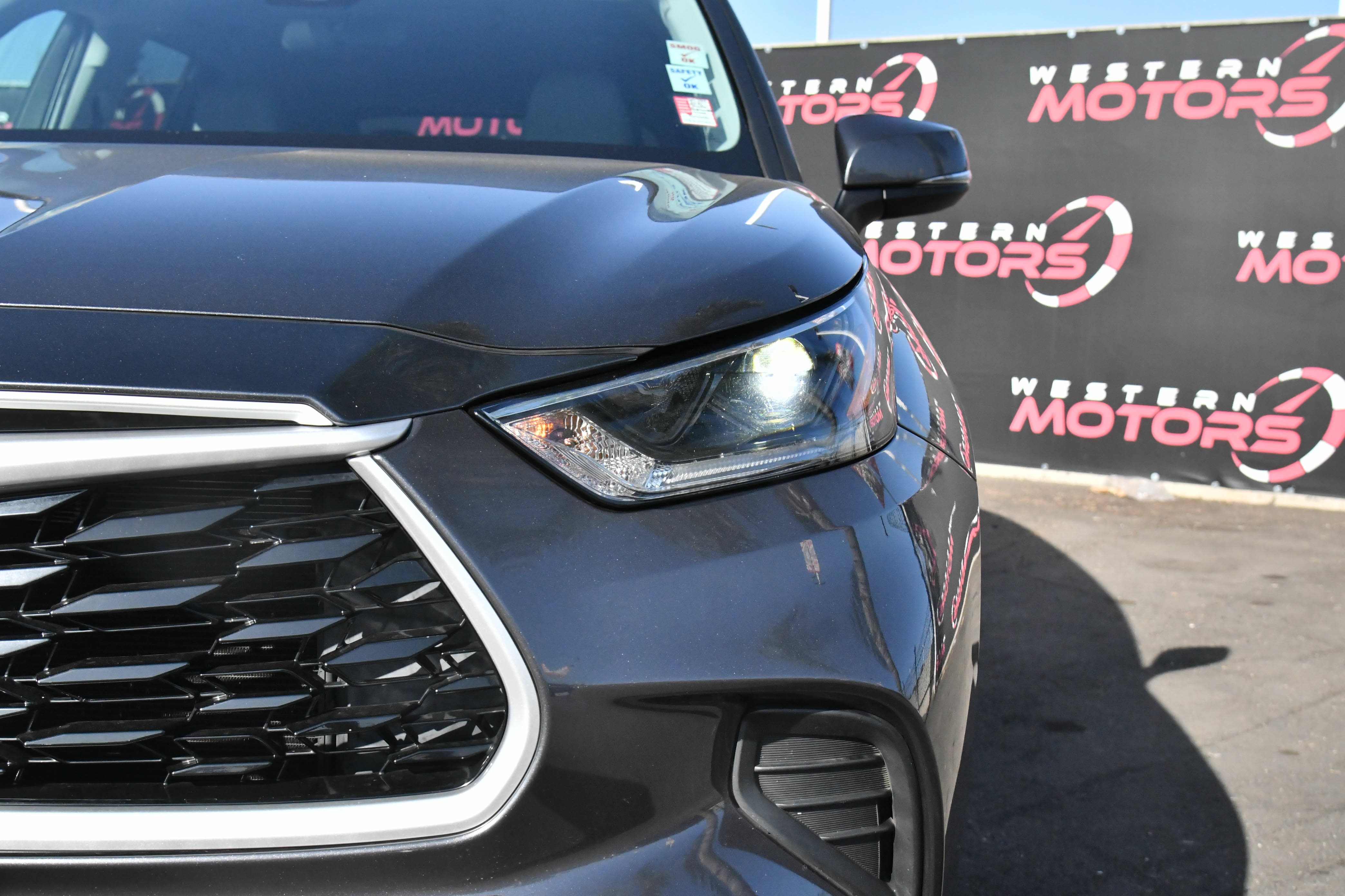 Used 2021 Toyota Highlander L FWD image 11