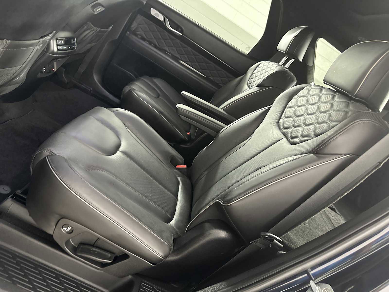 Used 2022 Hyundai Palisade Calligraphy image 23