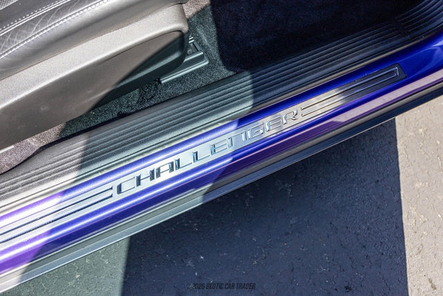 Used 2016 Dodge Challenger SRT Hellcat RWD image 42