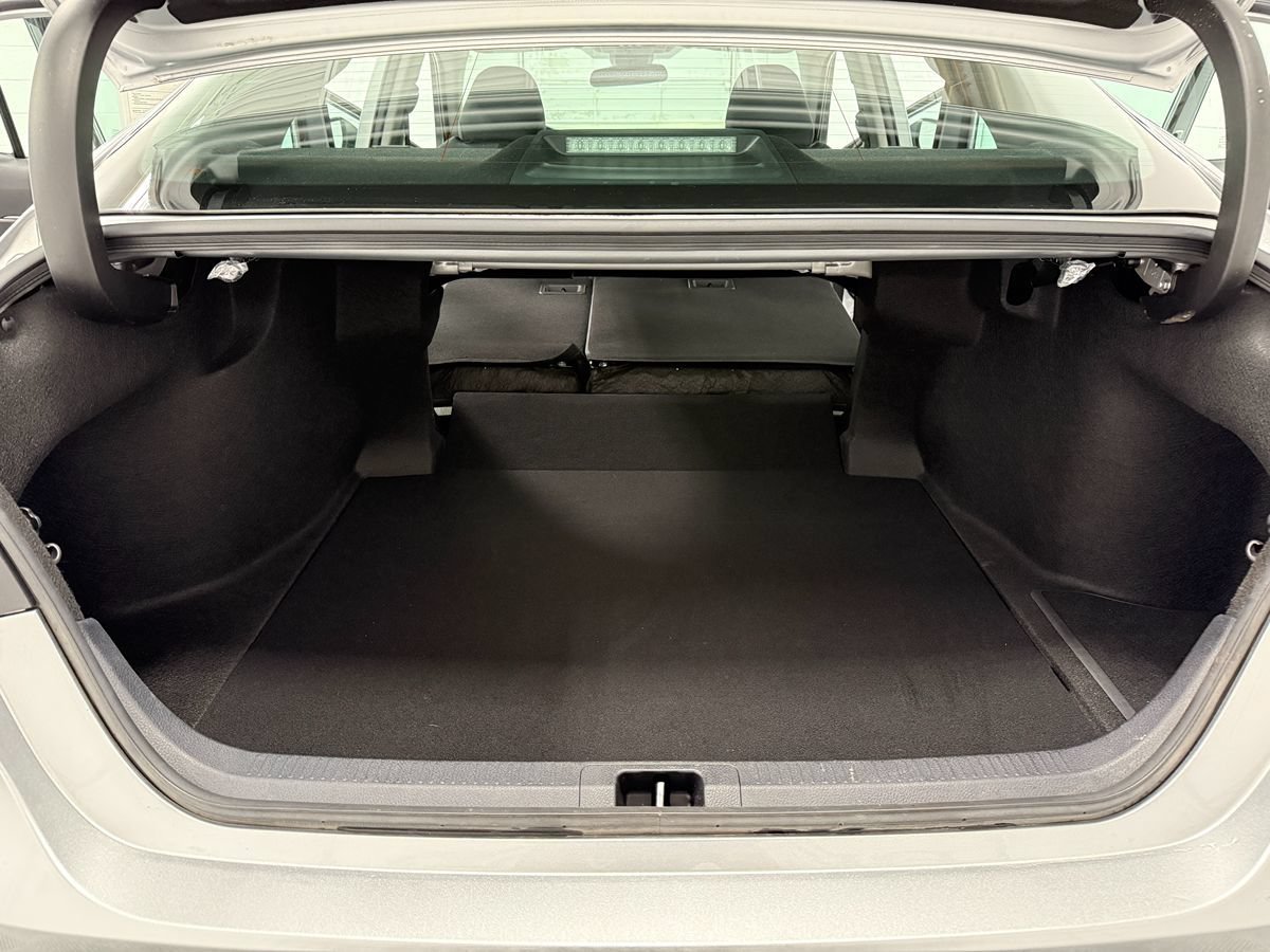 Used 2022 Toyota Camry LE FWD image 25