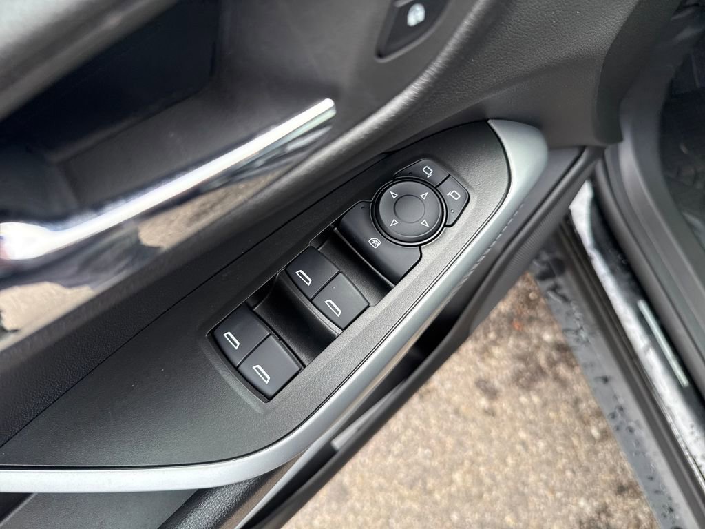 New 2026 Chevrolet Trax RS w/ Driver Confidence Package image 11