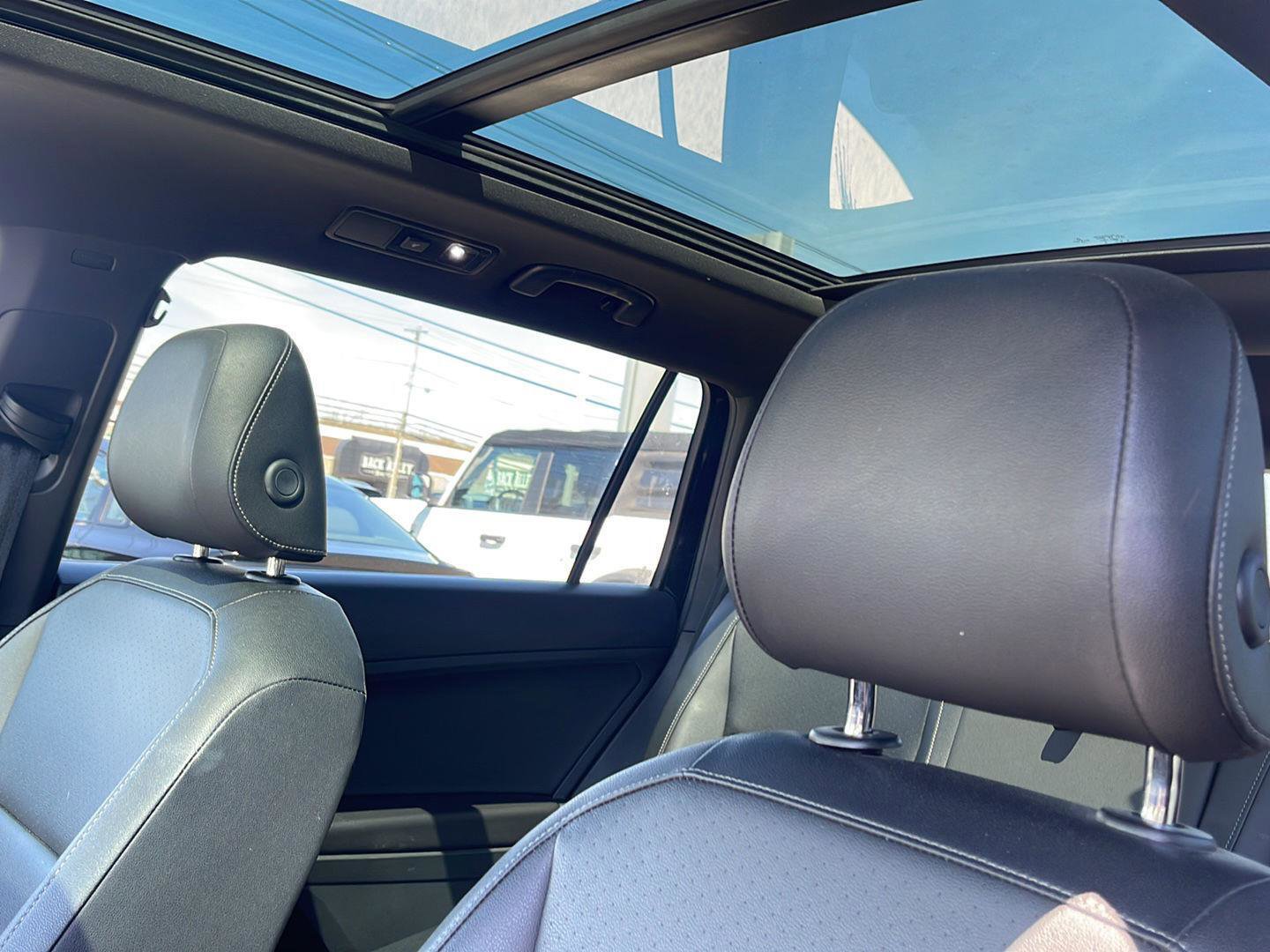 Used 2020 Volkswagen Tiguan SE R-Line AWD/4WD image 7