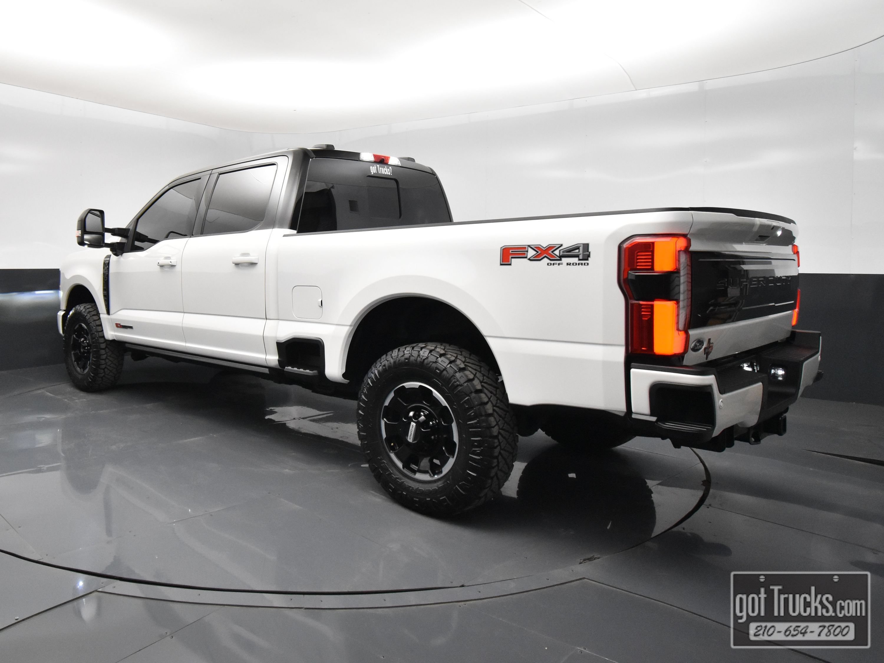 Used 2026 Ford F250 Platinum AWD/4WD image 5