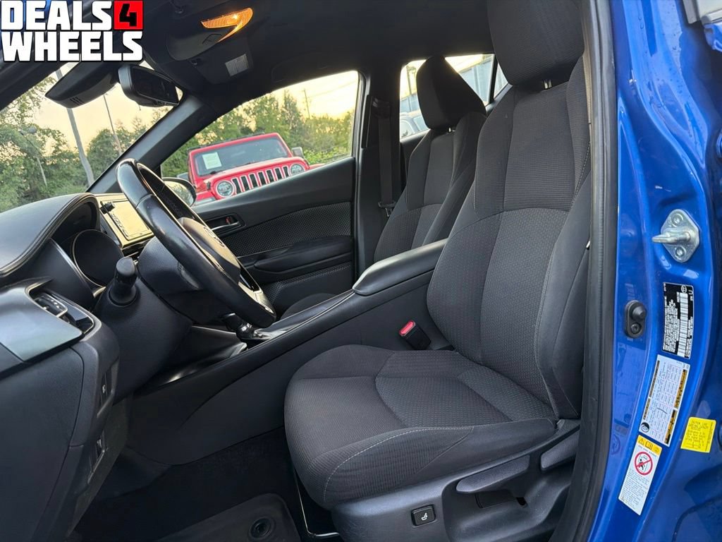 Used 2018 Toyota C-HR XLE FWD image 9