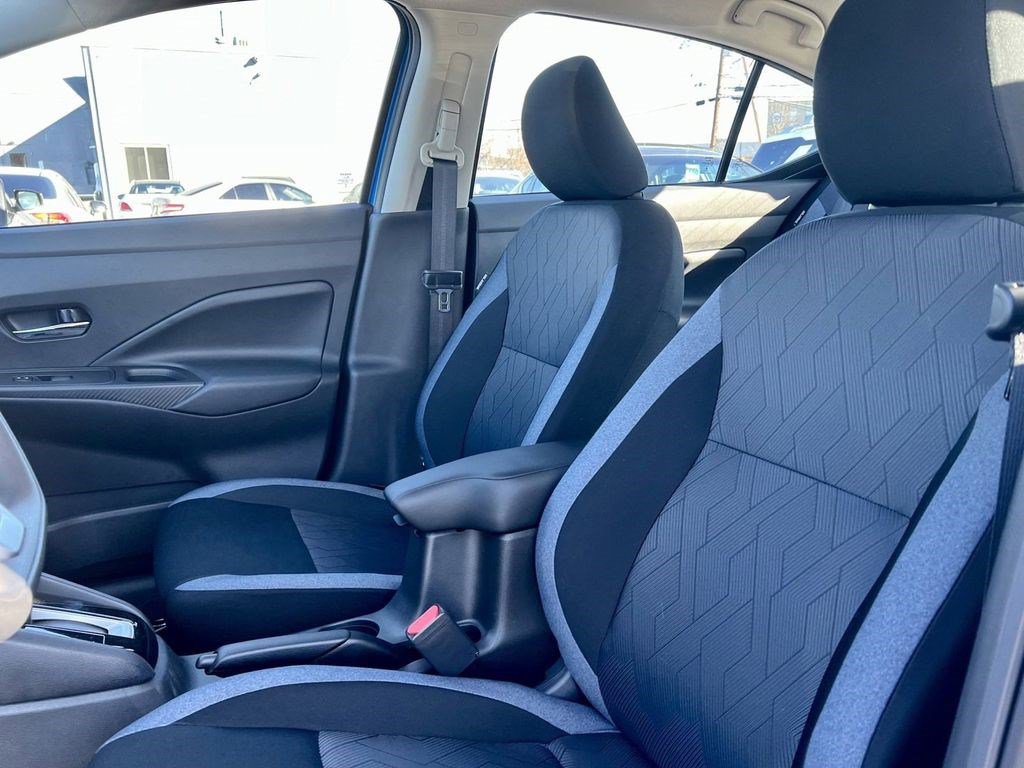 Used 2025 Nissan Versa SV w/ Trunk Package FWD image 22