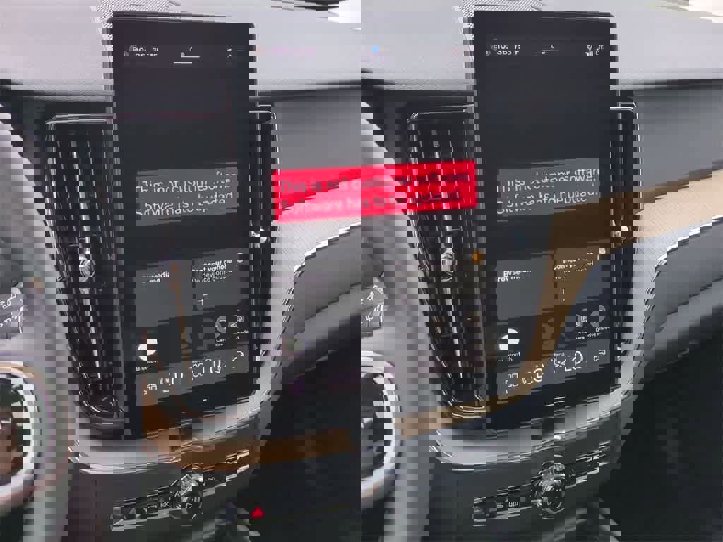 Certified 2026 Volvo XC60 B5 Plus w/ Protection Package Premier image 28