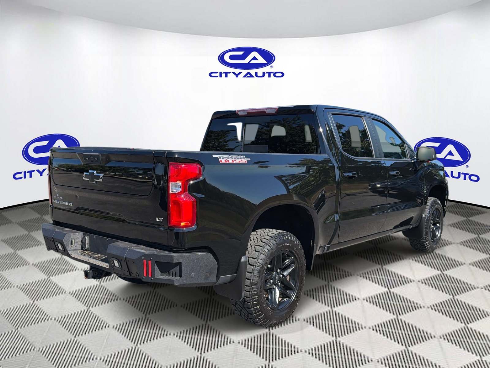 Used 2021 Chevrolet Silverado 1500 LT Trail Boss w/ LT Trail Boss Premium Package AWD/4WD image 3