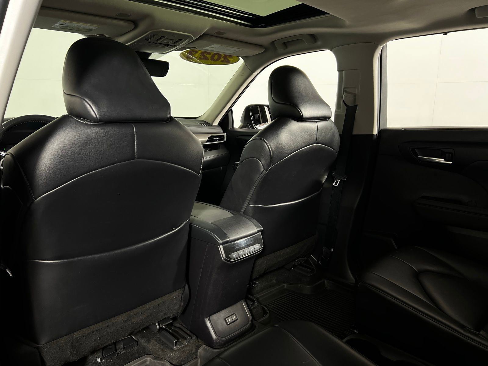 Certified 2023 Toyota Highlander XLE image 22