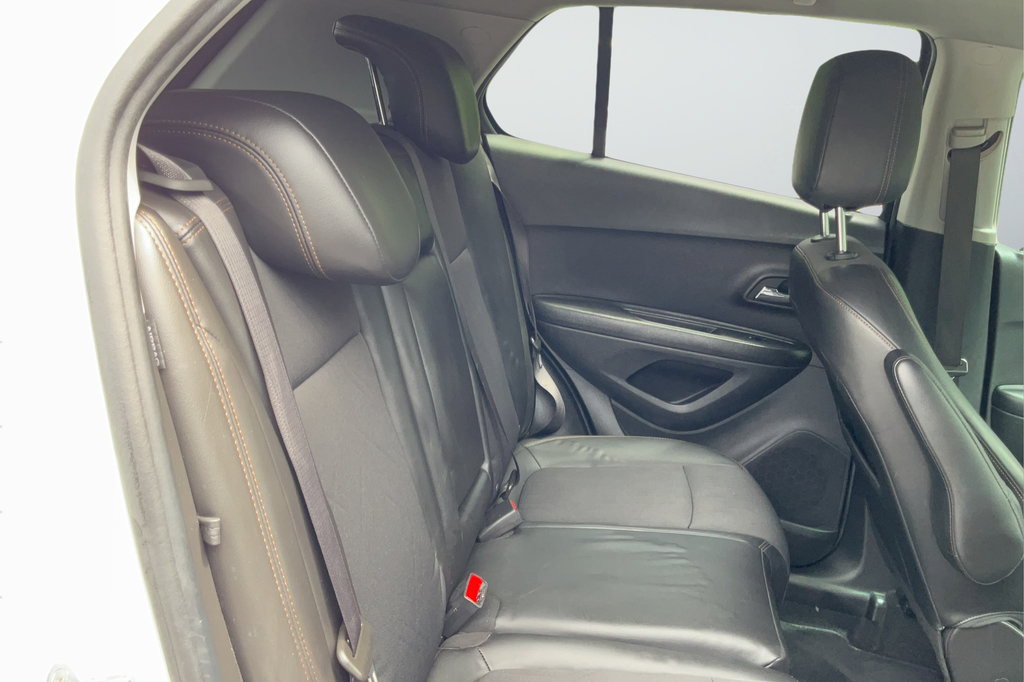 Certified 2022 Chevrolet Trax LT w/ Sport Edition FWD image 21