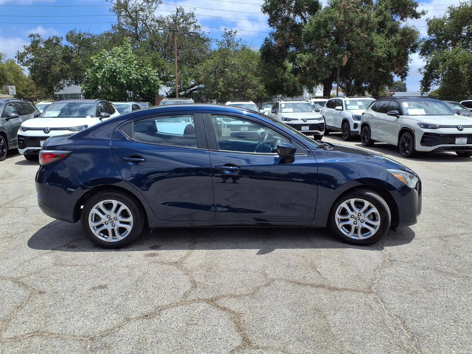 Used 2016 Scion iA FWD image 3