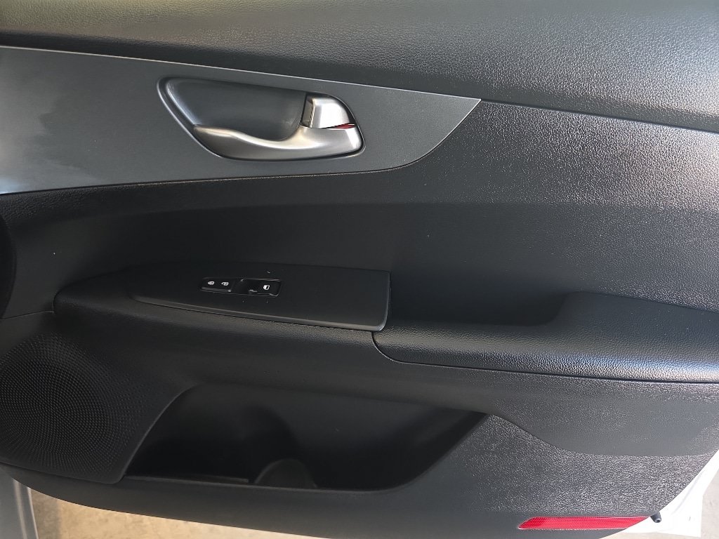 Used 2021 Kia Forte LXS FWD image 22