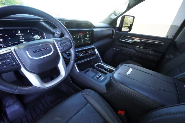 Used 2024 GMC Sierra 3500 Denali AWD/4WD image 26