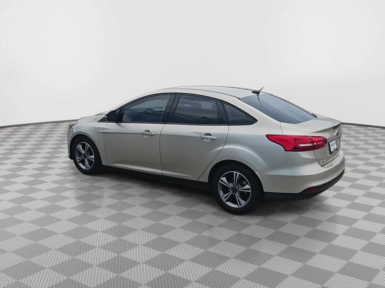 Used 2017 Ford Focus SE FWD image 6