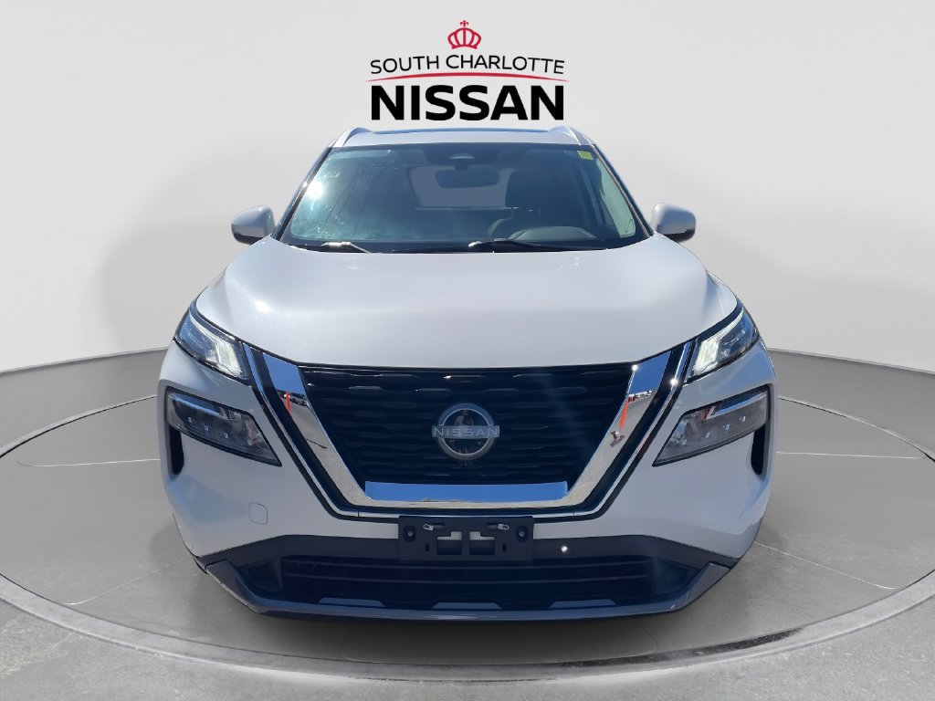 Used 2023 Nissan Rogue SL AWD/4WD image 2