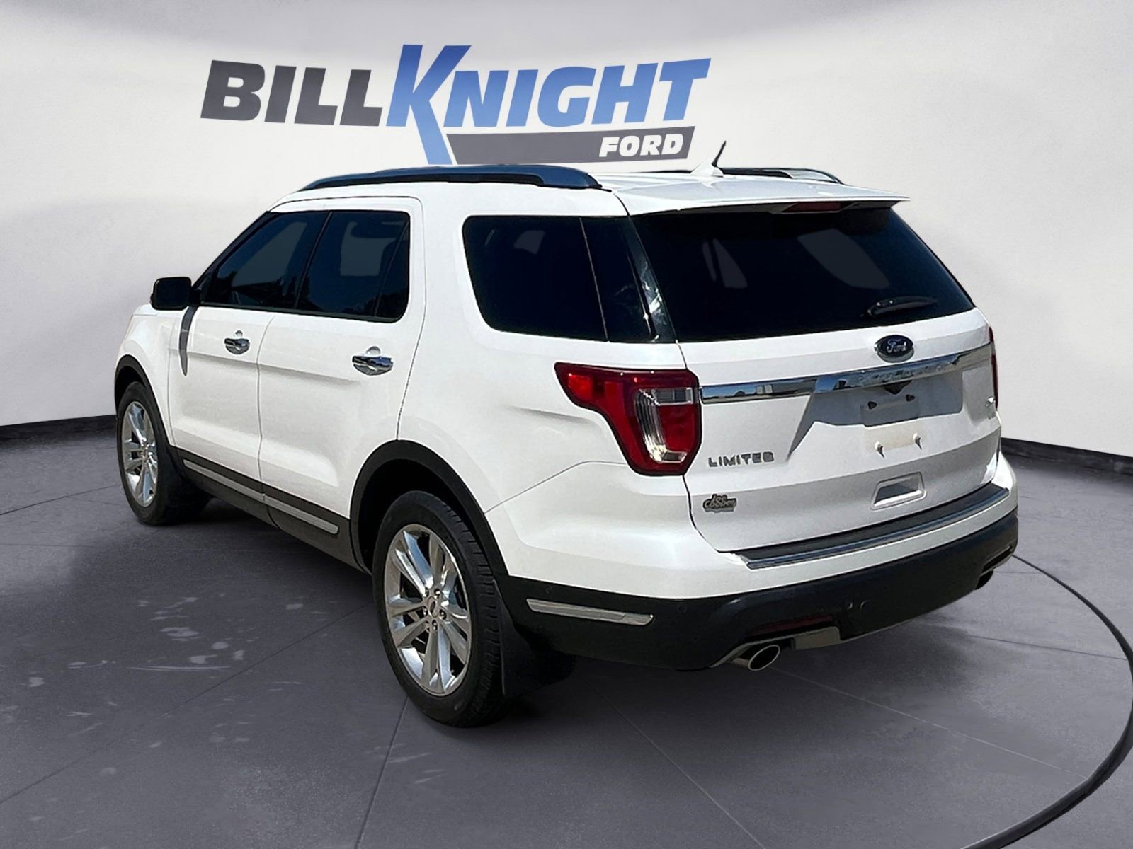 Used 2019 Ford Explorer Limited w/ Ford Safe & Smart Package AWD/4WD image 3