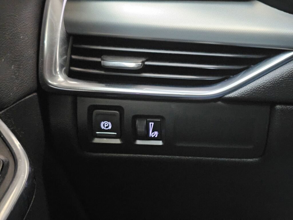 Used 2020 Cadillac XT4 Premium Luxury image 31