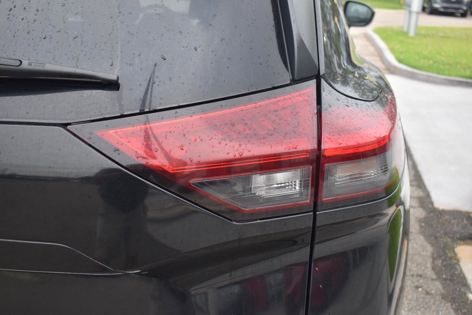 Used 2023 Nissan Rogue SV w/ SV Premium B Package FWD image 9
