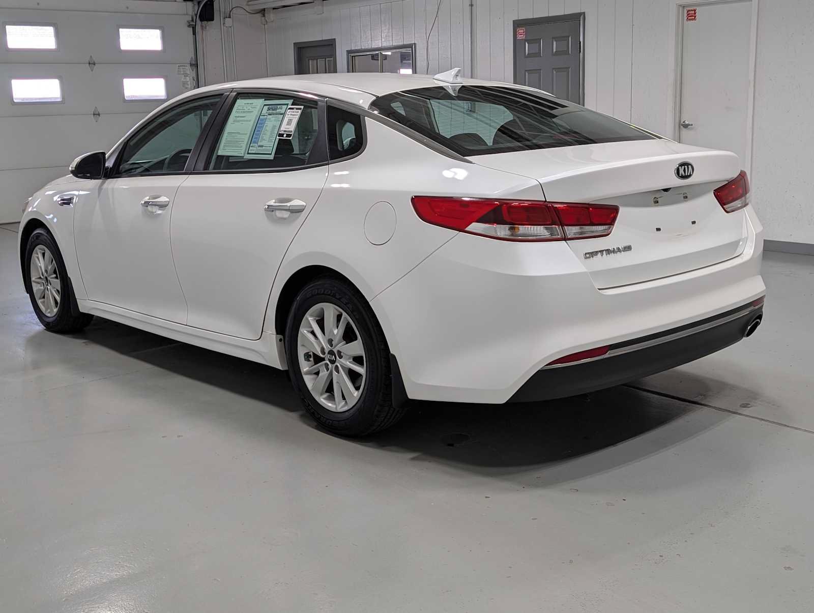 Used 2016 Kia Optima LX FWD image 9