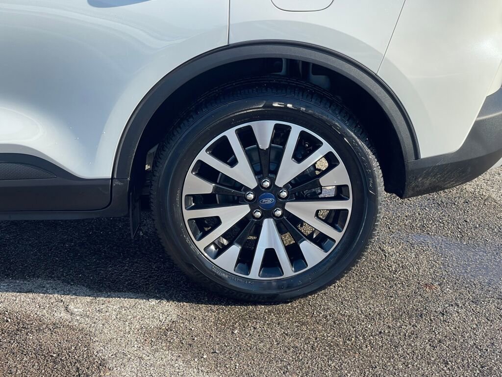 Used 2020 Ford Escape SEL image 29