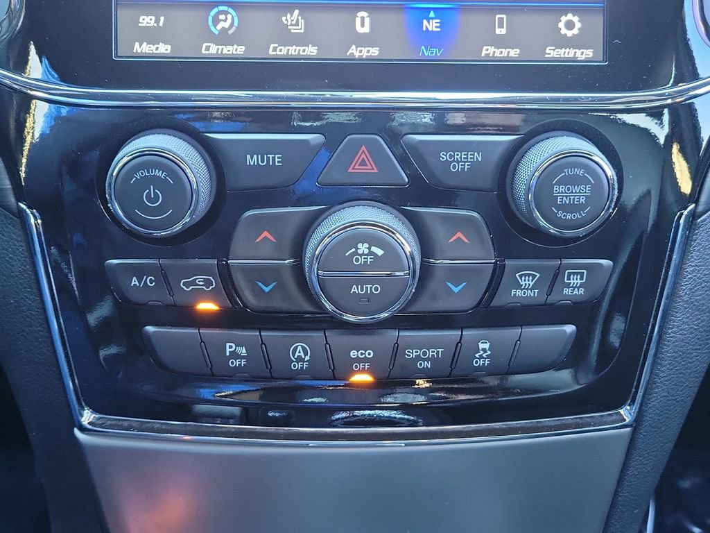 Used 2020 Jeep Grand Cherokee Altitude image 32