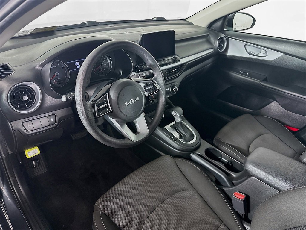 Used 2023 Kia Forte LXS image 29