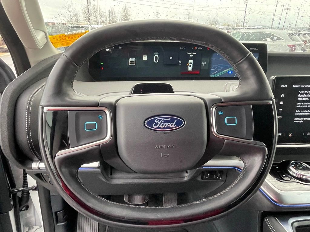 Used 2025 Ford Expedition Max Platinum image 13