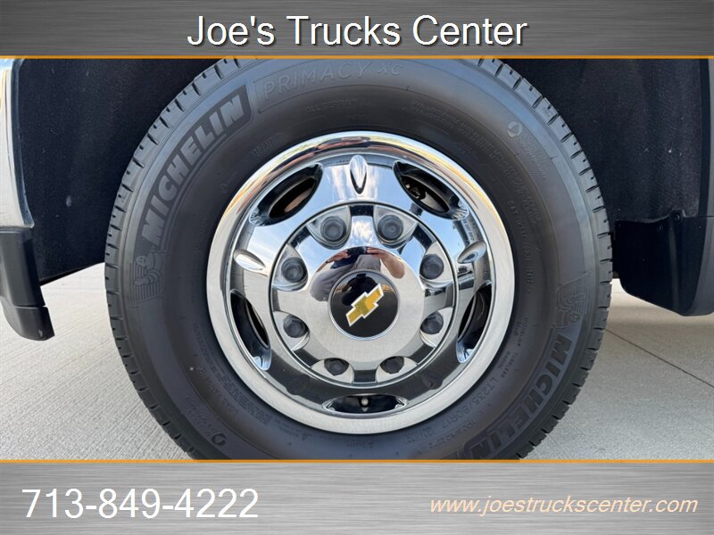 Used 2021 Chevrolet Silverado 3500 LTZ w/ LTZ Convenience Package AWD/4WD image 55