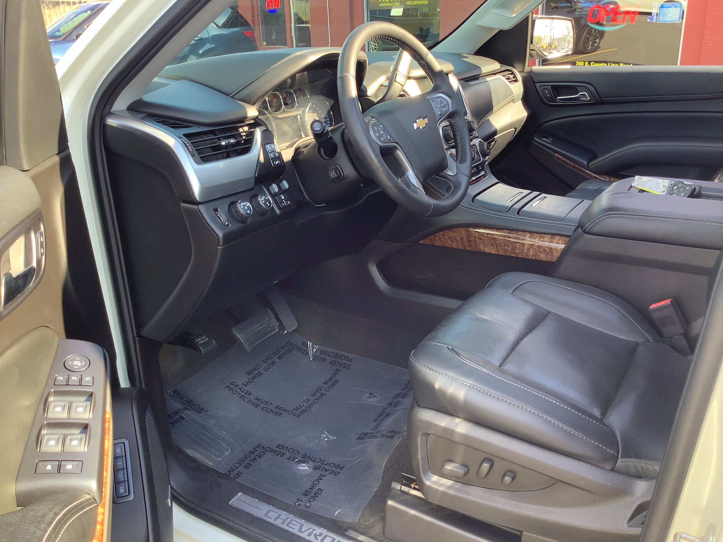 Used 2015 Chevrolet Tahoe LTZ AWD/4WD image 11