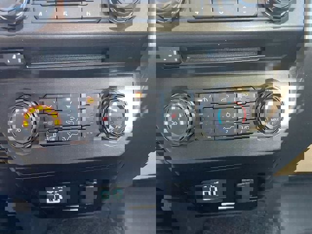 Used 2018 Ford F150 XLT w/ Equipment Group 302A Luxury image 22