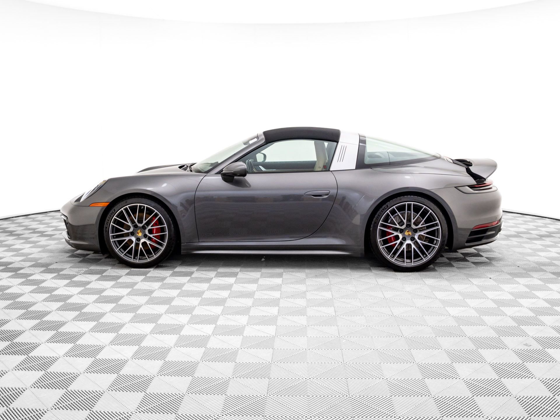 Certified 2021 Porsche 911 Targa 4S image 2