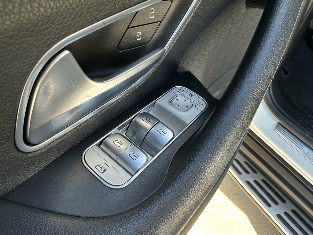 Used 2020 Mercedes-Benz GLE 350 4MATIC image 10