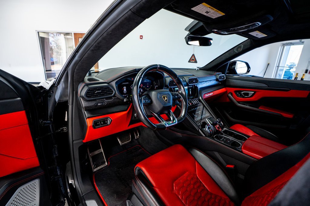 Used 2021 Lamborghini Urus image 39