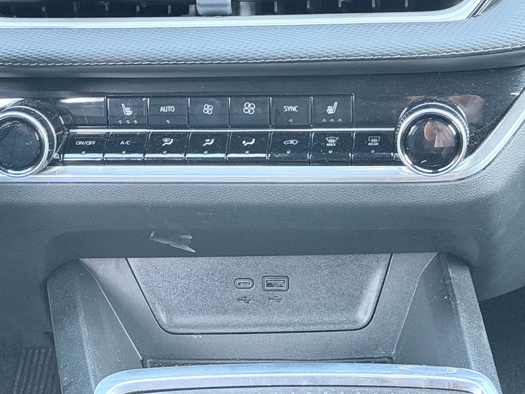 Used 2026 Chevrolet Equinox LT w/ Convenience Package II FWD image 18