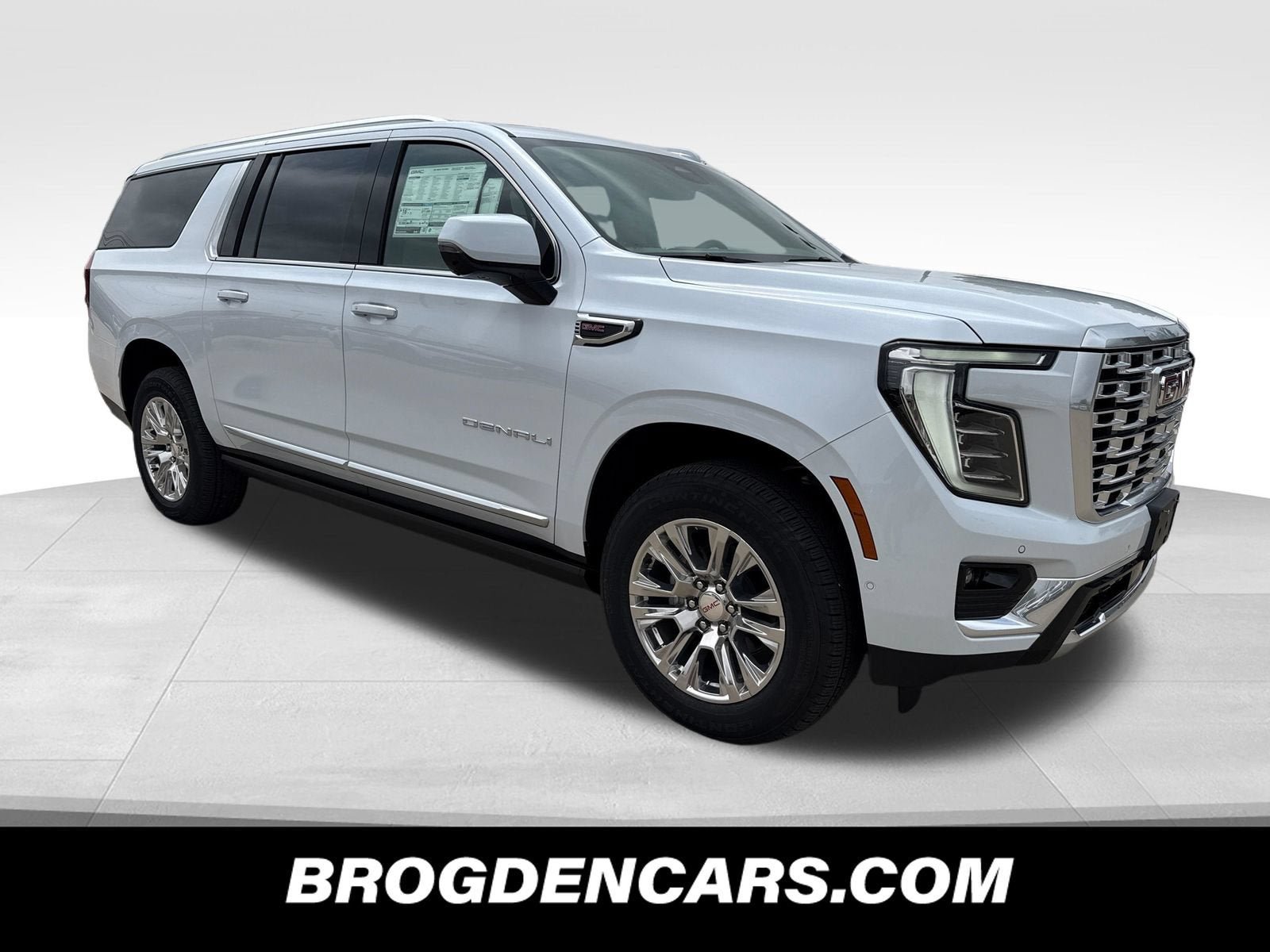 New 2026 GMC Yukon XL Denali w/ Sun & Power Step Package