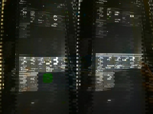 Used 2020 Volvo S60 T5 R-Design image 19