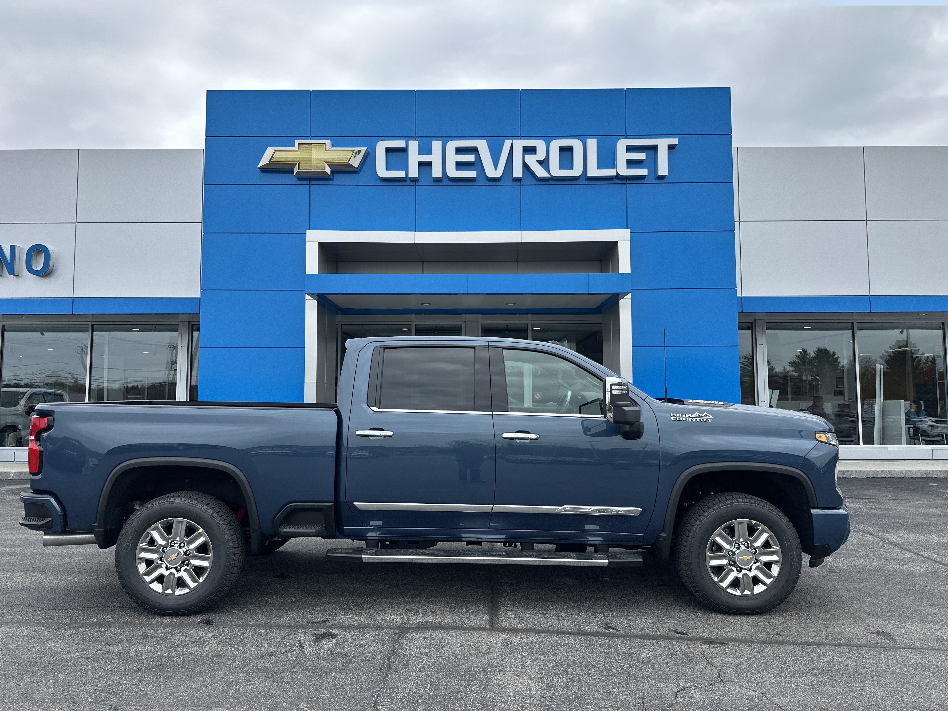 New 2026 Chevrolet Silverado 2500 High Country w/ High Country Premium Package AWD/4WD image 1