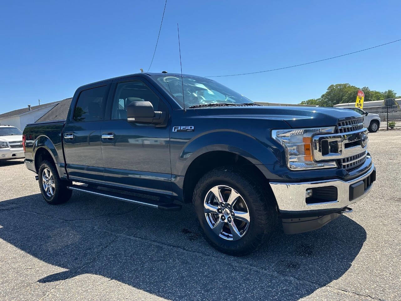 Used 2018 Ford F150 XLT w/ Equipment Group 302A Luxury AWD/4WD image 16