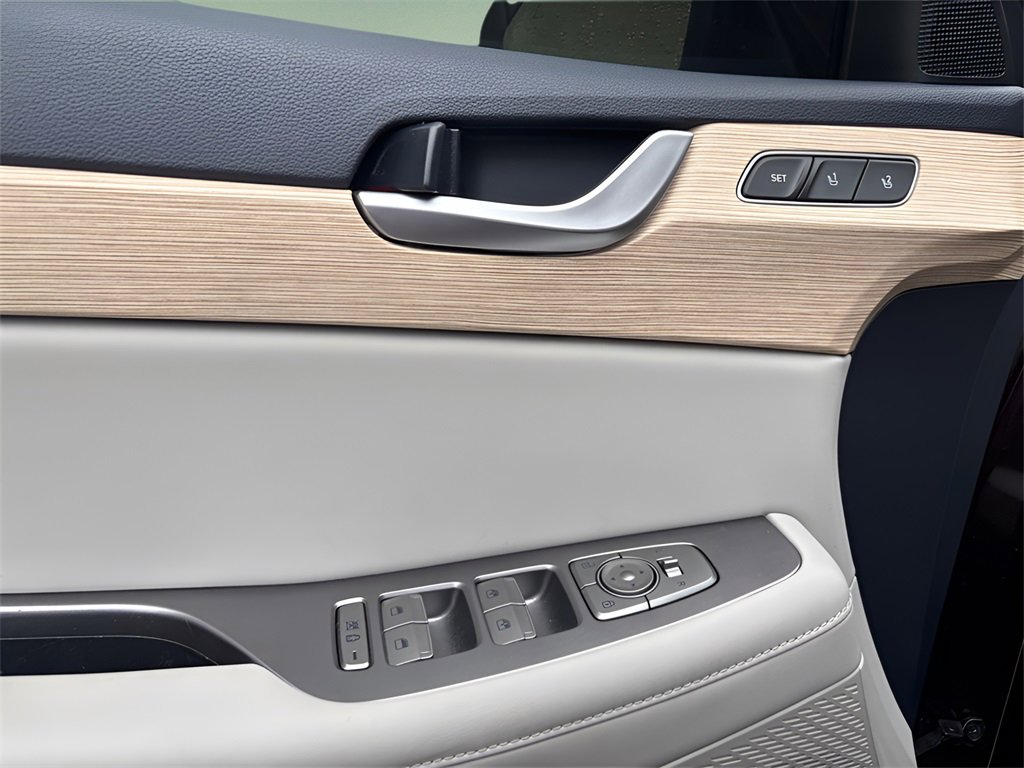 Used 2024 Hyundai Palisade Limited image 18